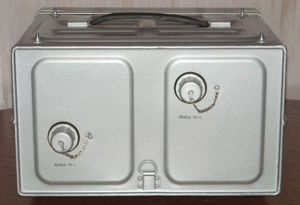 VHF radio receiver R-313M2 "Meteor". VHF radio receiver R-313M2 "Meteor". 100-425 MHz quad-band, CW modes.