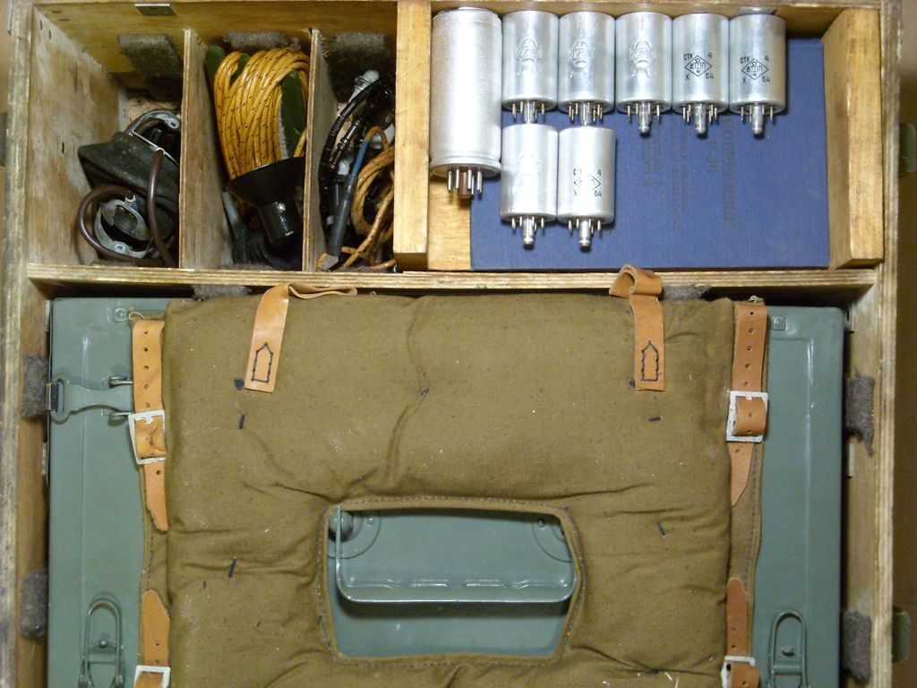 HF radio receiver R-311 "Omega"- USSR Soviet shortwave radio for military AM, CW. 