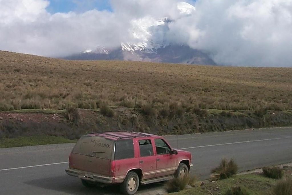 HC2/RA3DAK/M IC-706MKII, Mobile Antenna MFJ, HF Stic. Chevrolet Grand Blazer Volcano Chimborazo Cordillera Occidental Andes.